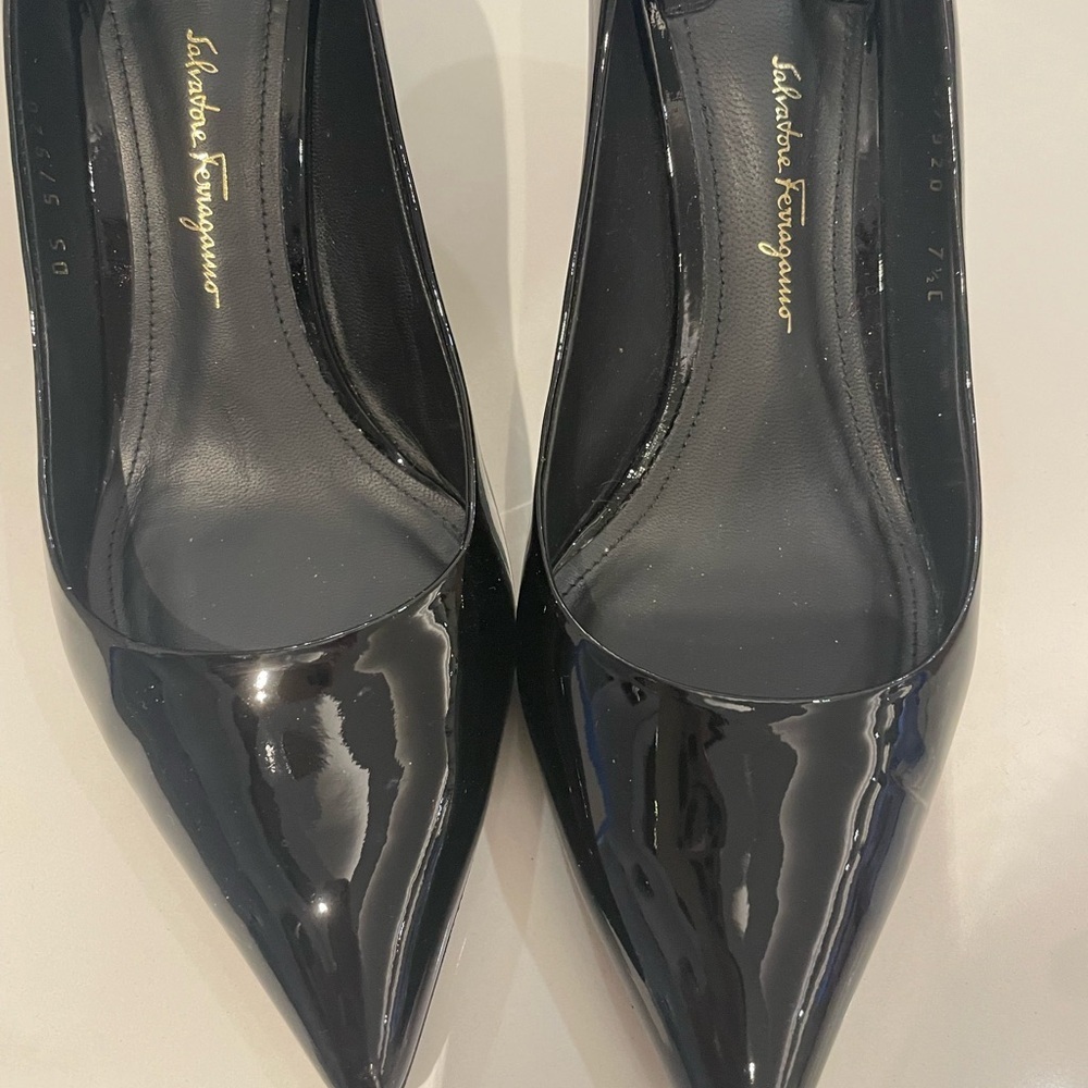 Salvatore Ferragamo Black Patent Pumps Heels Size 37.5 - Picture 11 of 12